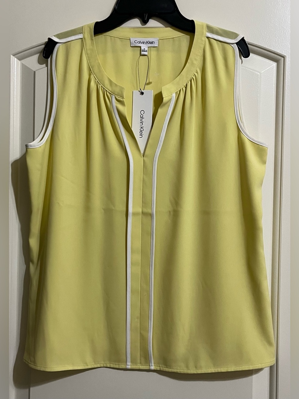 NWT Calvin Klein Women’s Yellow with White Trim V-Neck Top Blouse Size Small